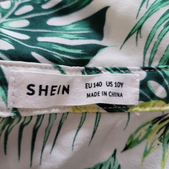 Great vacation top. Size 10 - Picture 2 of 2